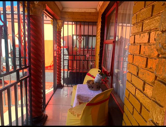 3 BEDROOM HOUSE FOR SALE IN LAKESIDE